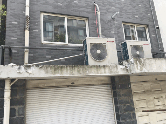 停个电瓶车,看到的是这样的▼