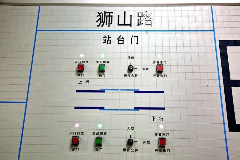 硅胶霓虹灯供应厂家_泰优实业_广告牌_彩色_ktv_带状_渐变