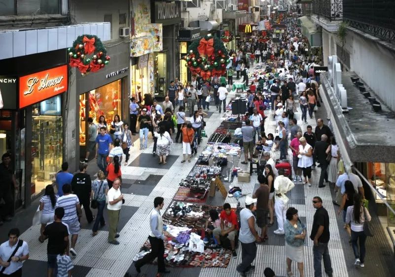 真实的美国街景 9ebc307fd0ac427fa19f440deba764ce.jpeg