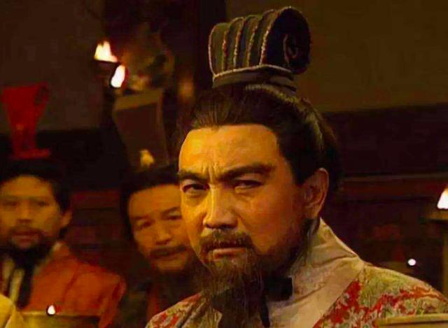 曹操刺杀董卓失败被通缉,得一人资助顺利起兵