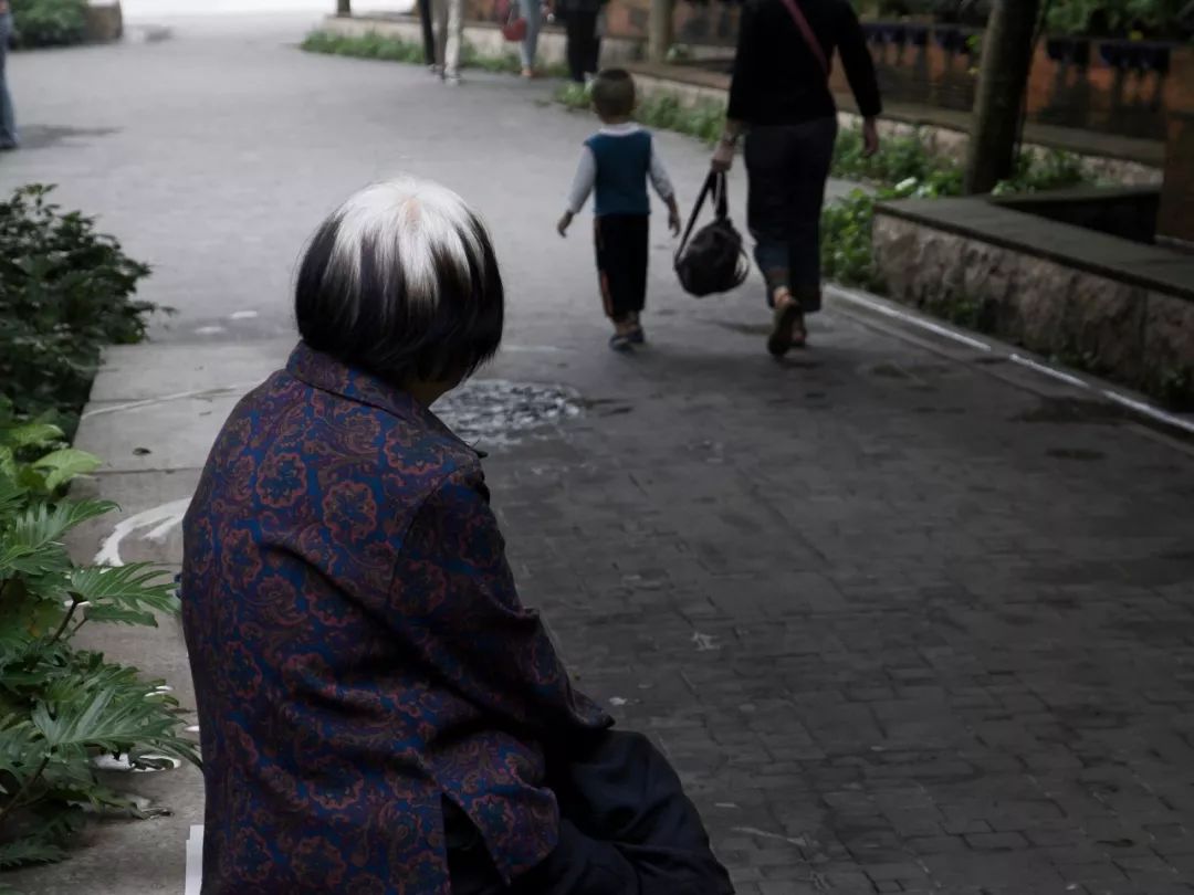 母亲给4个儿子的遗书:谢谢你们照顾我,但我后悔生下你们 fg游乐电子官方网站