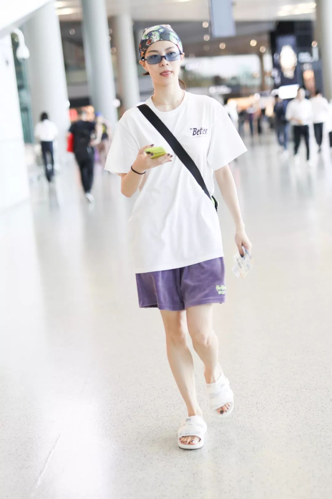 真正的“懒癌girl”,穿鞋都不想弯腰! pp电子游戏平台