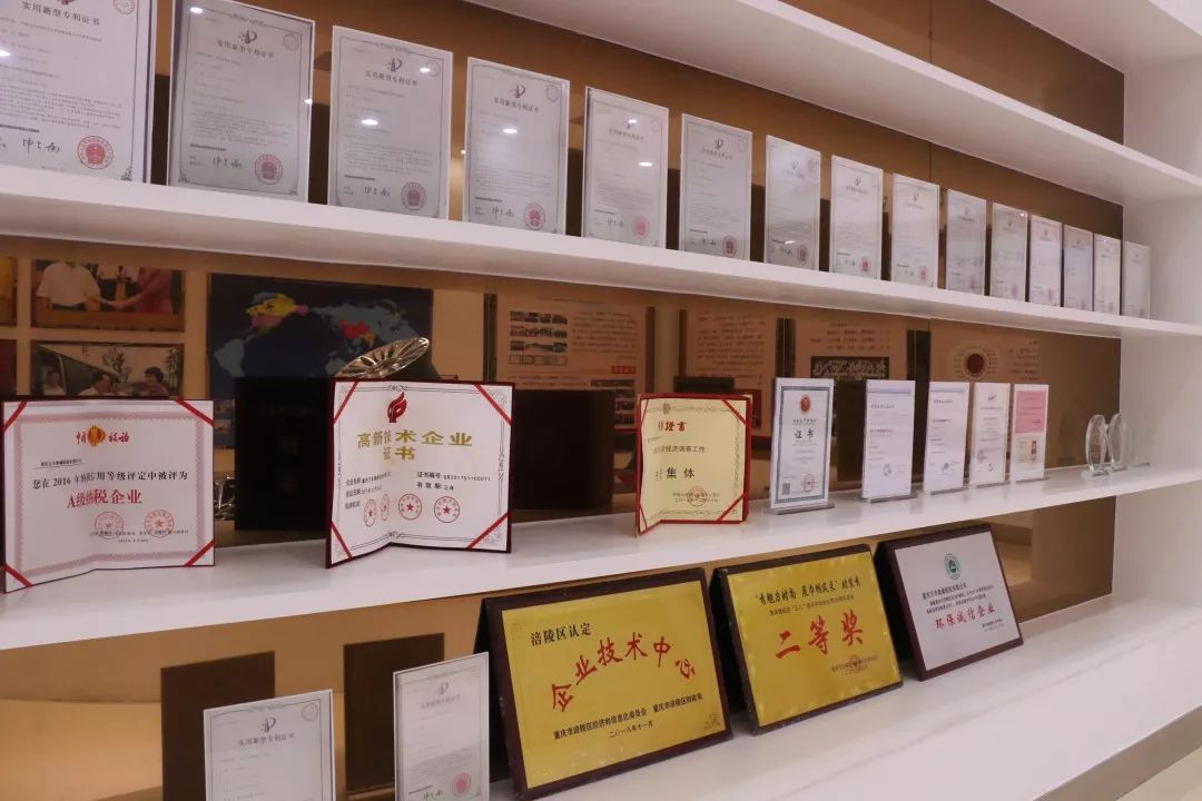人均劳动效率_劳动最光荣手抄报(3)