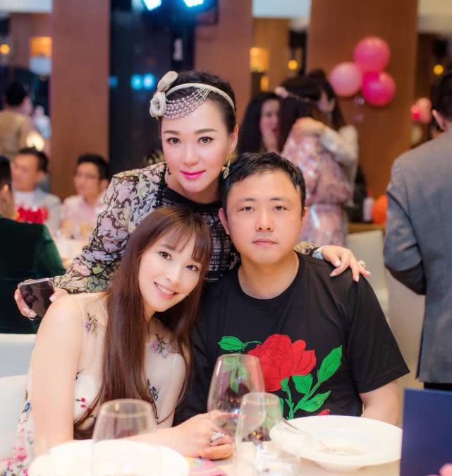 女星为富豪连生3子,却依然没有名分,今富豪负债56亿她因祸得福 申搏官网2018