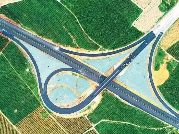 贵港覃塘东龙gdp_2019中国 贵港 汽车产业发展论坛开幕,带你看不一样的贵港(3)