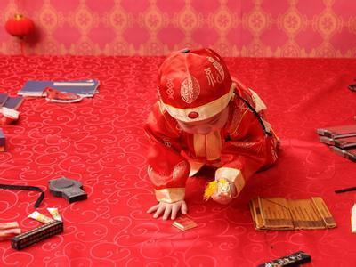                     宝宝抓周该准备哪些物品？男宝和女宝有区别哦！很多人都不知道