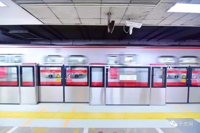 每年5月至10月,北京地铁1、2号线逢周五周六