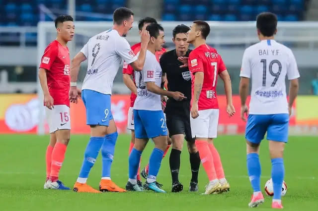 韦世豪再现火爆脾气,郑智都拉不住,只能卡帅亲自出马劝说他 诚博娱乐官网