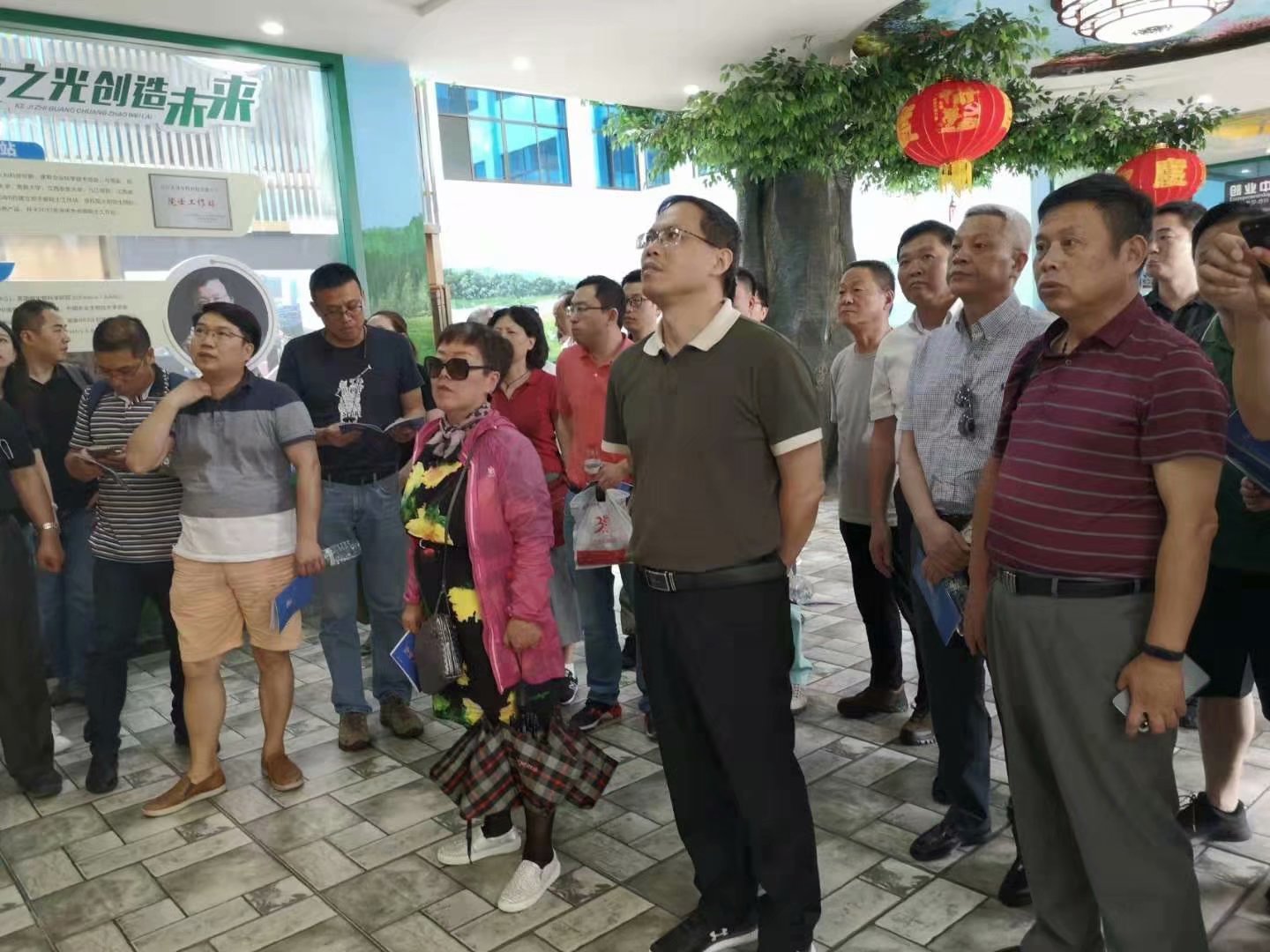 足球网上投注官方网站之单线范畴内正在单色图象中