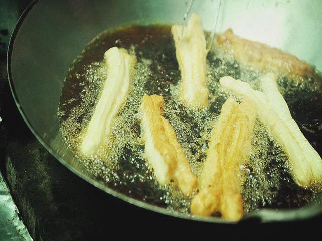                     1岁男娃胃被撑破，心脏停跳？儿科医生：如此喂饭？简直“坑娃”