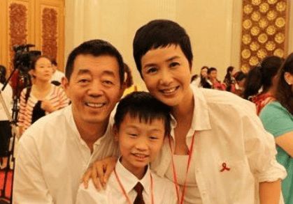 50岁蒋雯丽,62岁丈夫顾长卫,17岁儿子长相惹争议 88必发官方唯一网站