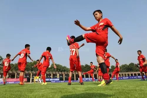 中国为什么要大力发展足球运动 6640d454532b4b79aaf0548c0030434b.jpeg