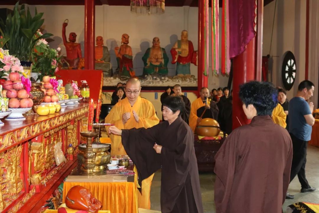 西来古寺第十一届四十九永日地藏法会洒净熏坛