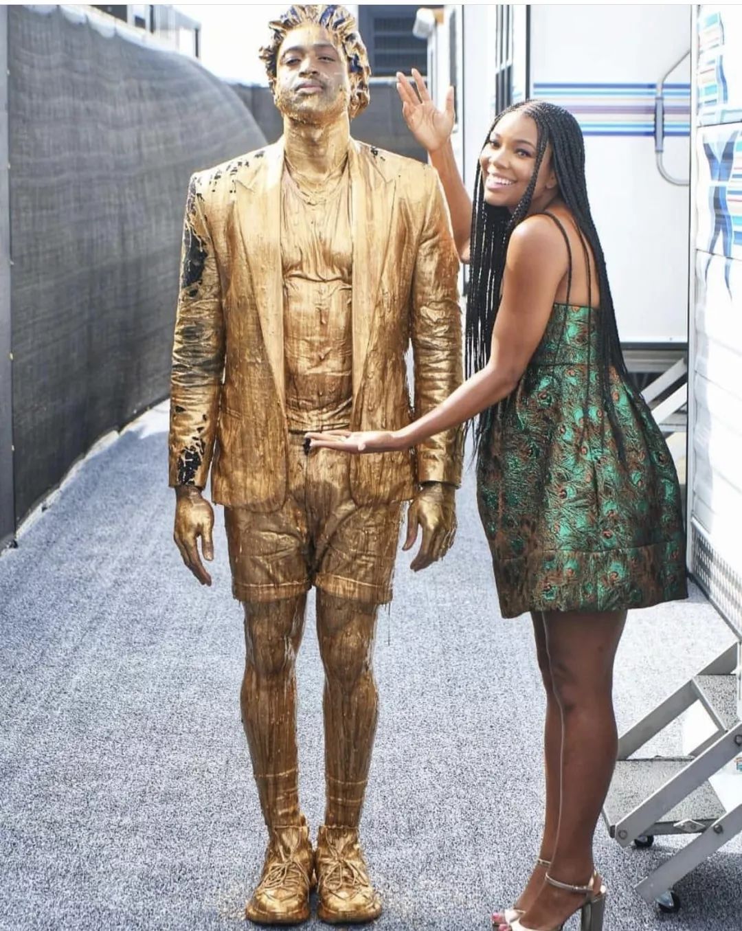 ULSUM丨来,给我翻译翻译什么叫惊喜?