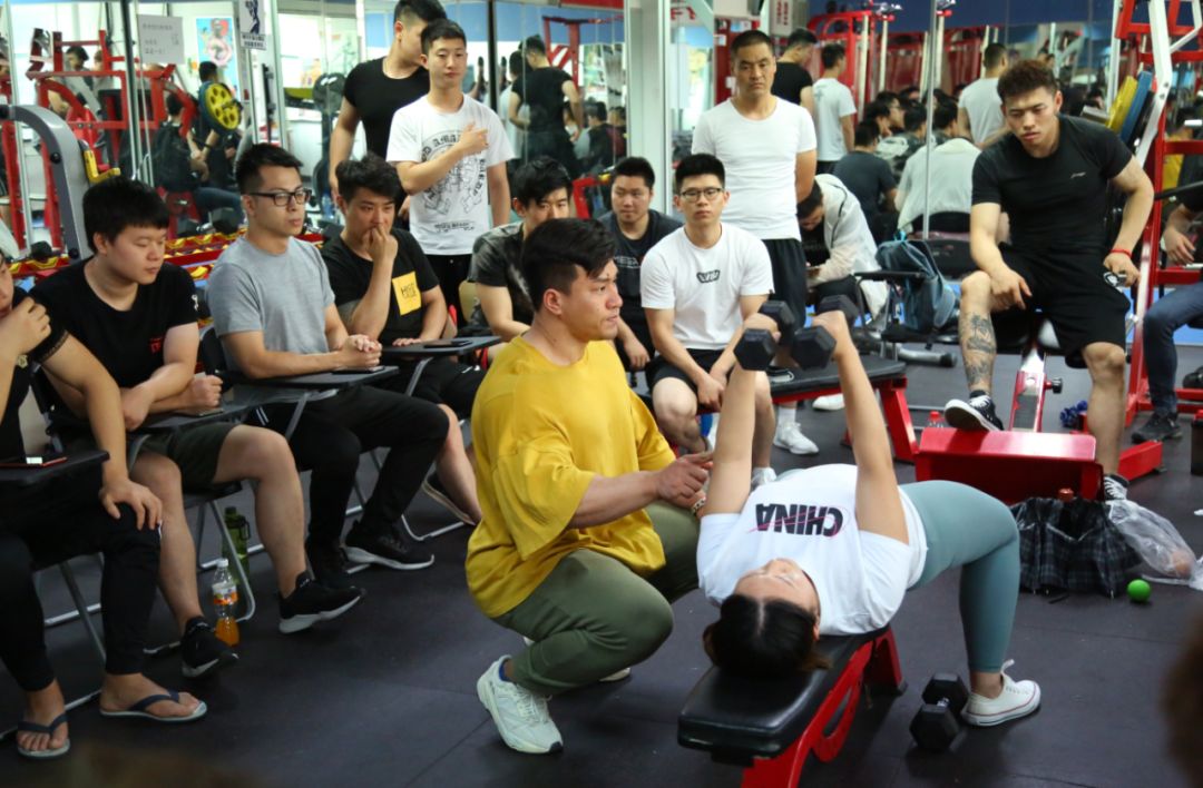 奥赛之战摘卡ifbbpro周大伟授课现场直击