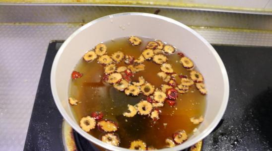                     柠檬和它煮一锅，管它啥咳嗽，好的飞快！