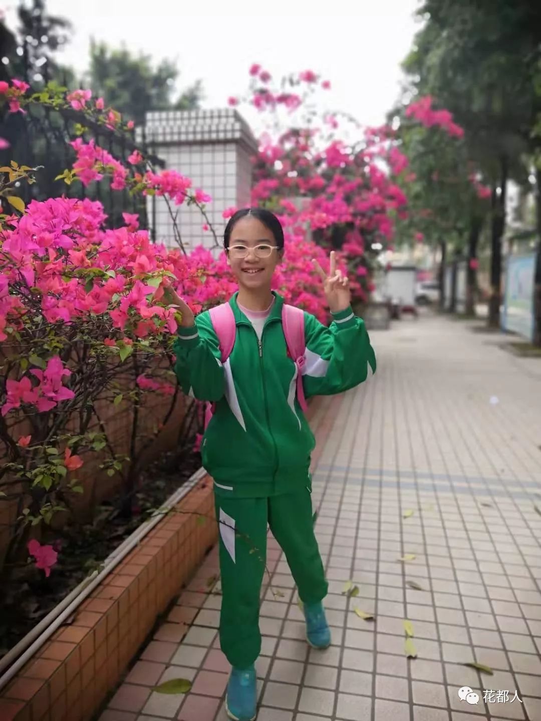 秀全街红棉小学四年级6班 李可柔李可柔,女,10岁,文静的她,平时喜欢