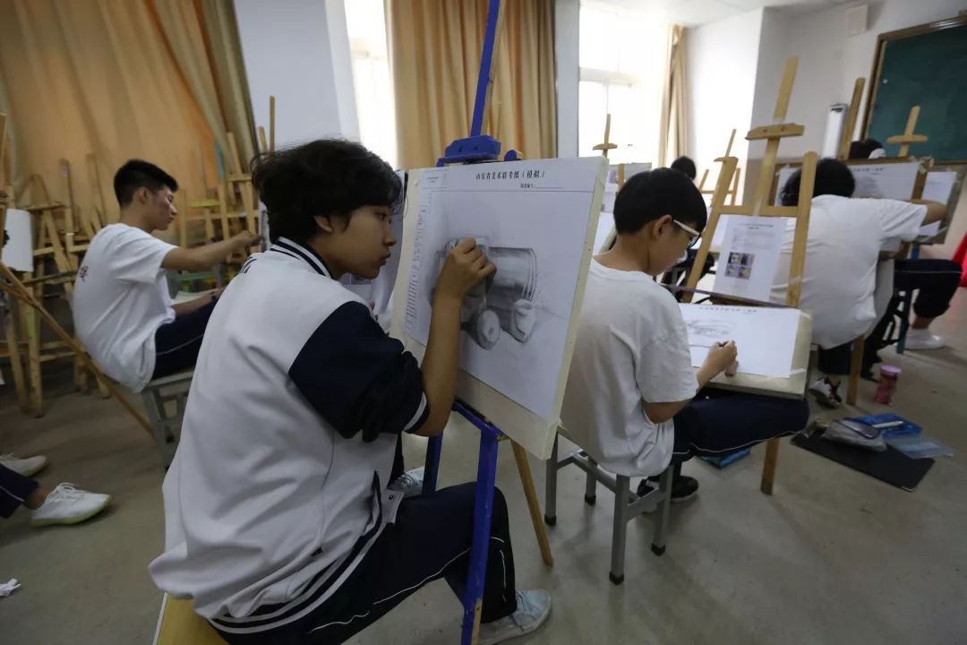 艺校播报 | 青岛艺术学校专业期末考试掠影系列——之美术绘画专业