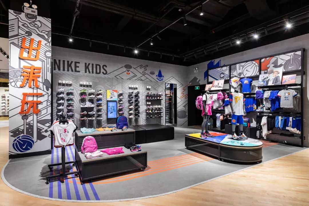 还有nike kids可以了解最新的nike童鞋,童装及运动装备等多款儿童