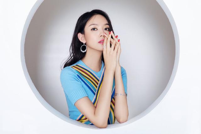 她是中国首位世界小姐冠军,35岁穿2万3的裙子,再次惊艳岁月 世界著名赌博公司