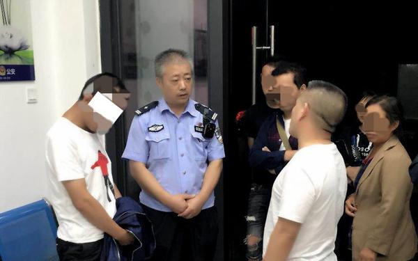 刑满释放后男子隐瞒身份到什邡落户 民警助其与家人团聚 钱柜平台