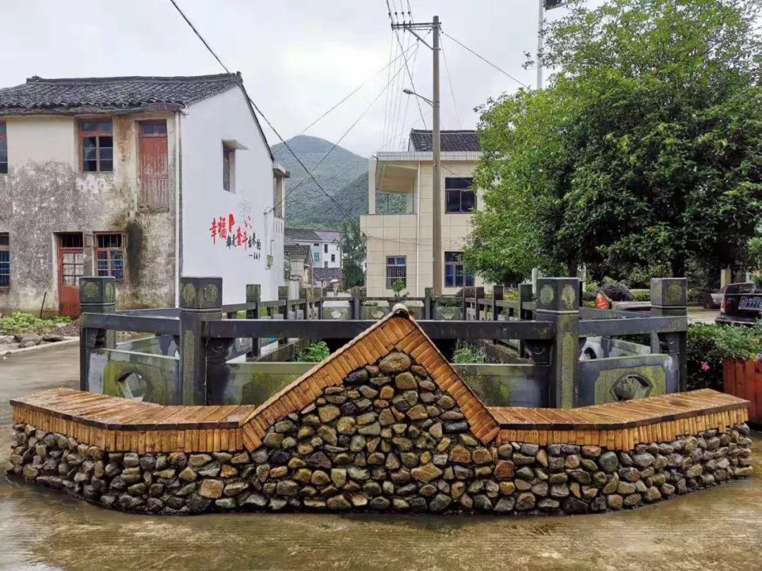 宁波市宁海县葛家村至今还是个默默无闻的偏远乡村—导航显示,葛家