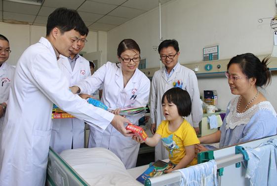                     3岁女童肠胃衰竭，儿科医生：喂出来的，现在的家长太无知