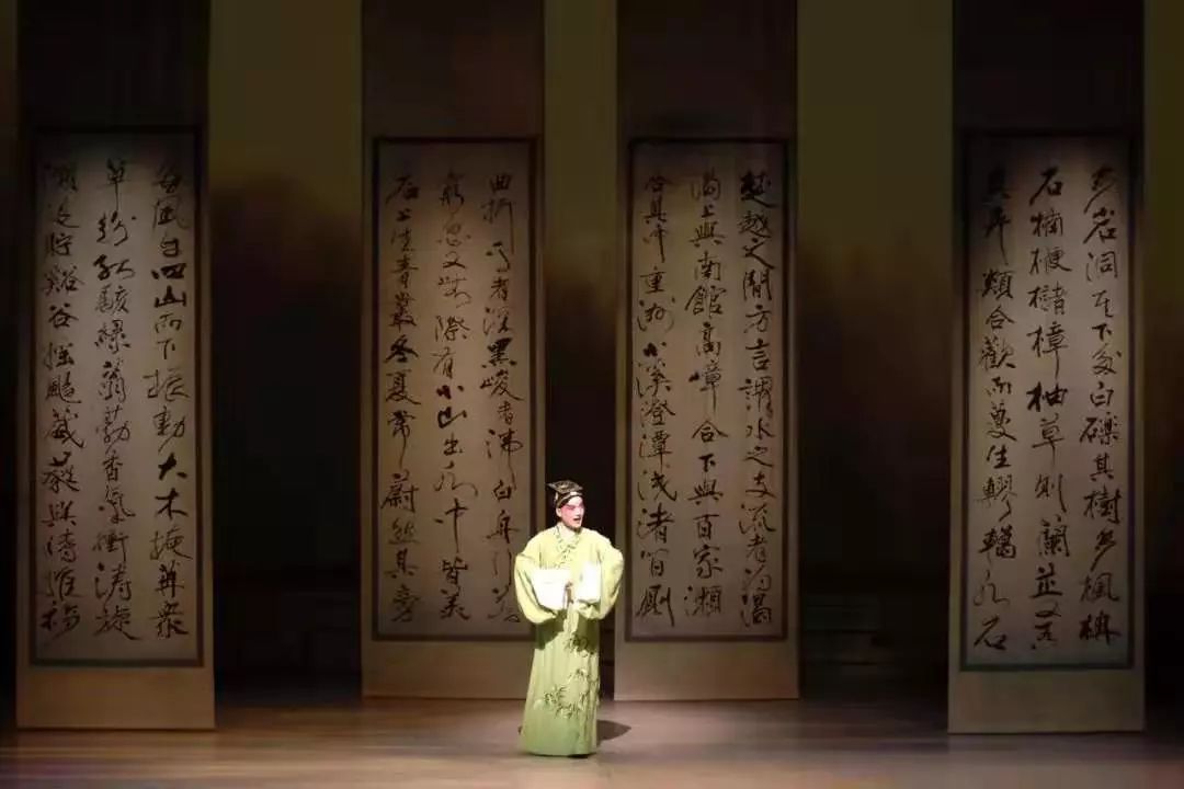 浙江永嘉出现民间曲调的南戏,南宋光宗皇帝时期,其唱念语音为"中州韵"
