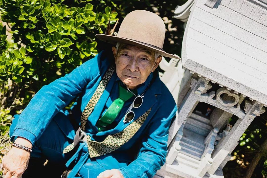 摄影师帮84岁爷爷拍了一组时尚照爆红网络
