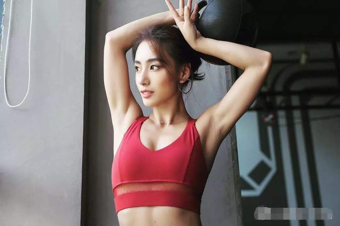打造纖細、性感、有線條的天鵝臂！女性手臂訓練計劃 健身減肥達人 第1张