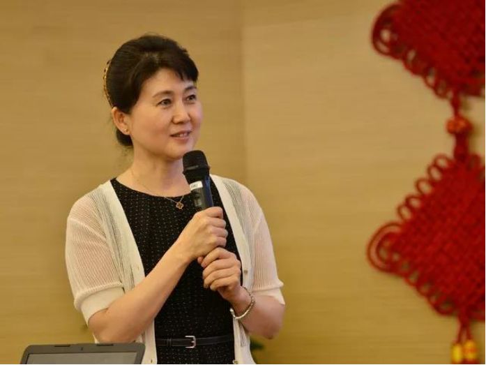 赵堪兴教授 复杂性斜视手术讲解专家:张伟教授手术演示者:李月平教授