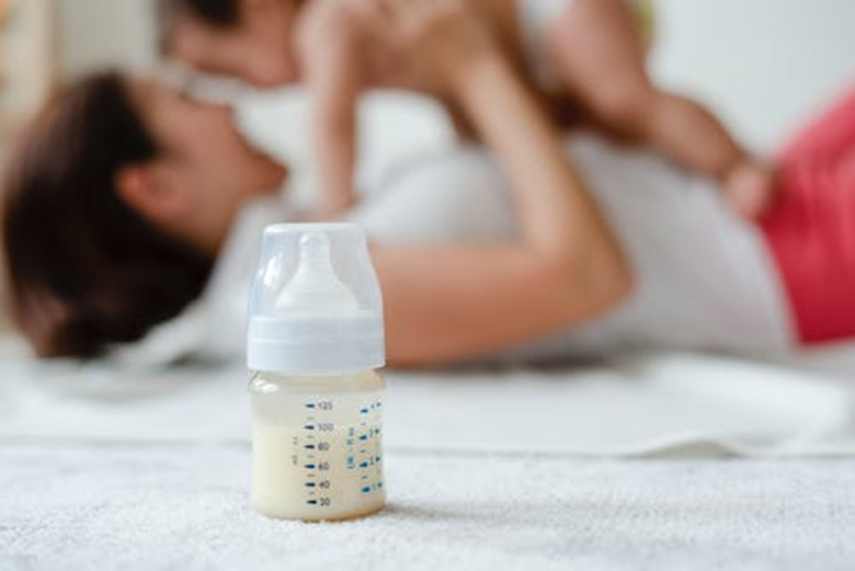                     辟谣：宝妈感冒，为了给孩子哺乳不能吃药？吃药后尤其不能喂奶？