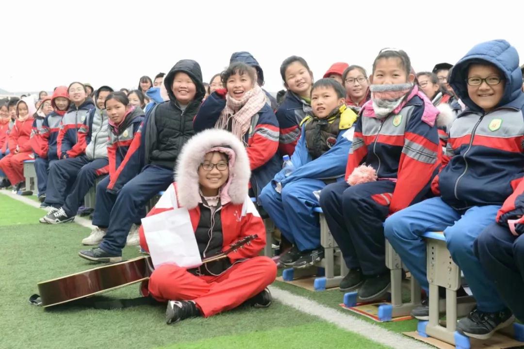 九江市柴桑区第三中学用优异成绩向祖国七十周年献礼