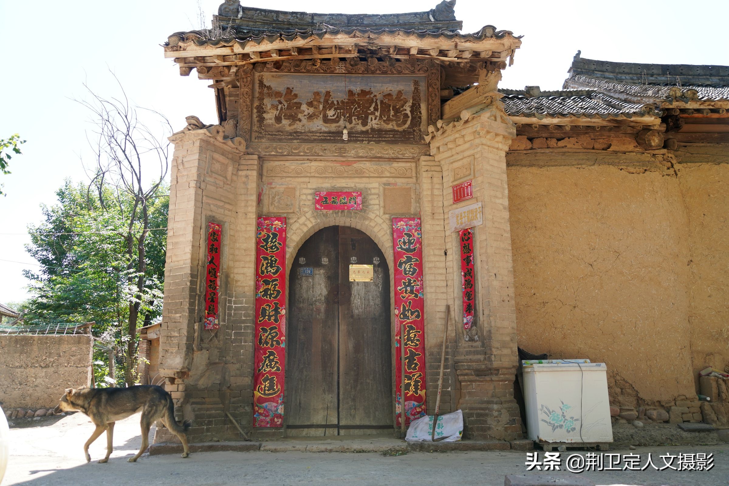 山西深山发现明清民居建筑群,门楼别致精美,里边住的什么人