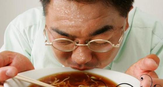 一吃饭就出汗是什么原因?通过运动出汗能降尿酸吗? ca881亚洲城娱乐