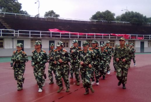 什么时候高中军训 18f51160228b4f1f98549136bb68e63d.jpeg