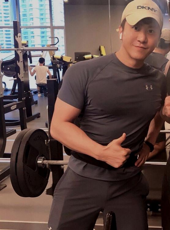 50岁毛宁罕露面,身材健硕皮肤紧致! 钱柜娱乐777网址
