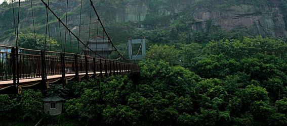 (配图源网络) 拥有洞窝风景区,泸州九狮旅游区,石洞花博园,龙马潭