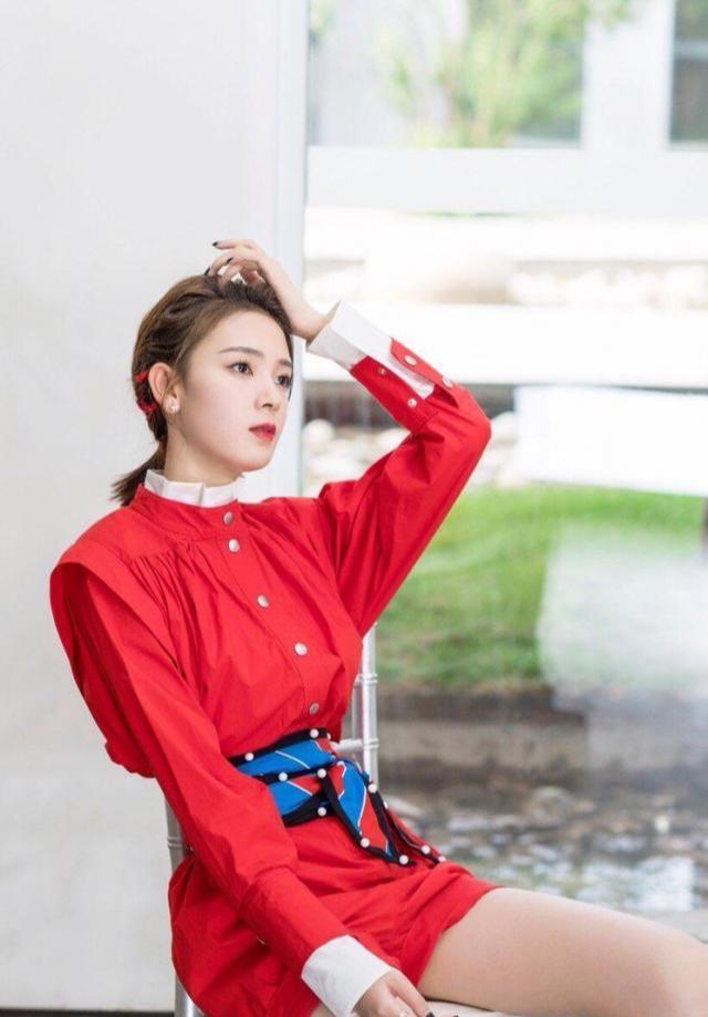 娱乐圈内的腿精,不是鞠婧祎和陈钰琪,而是她_陈瑶