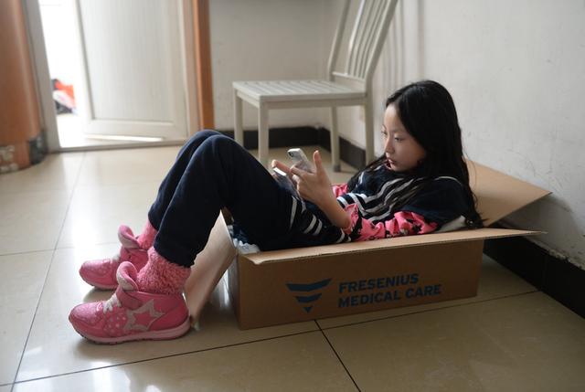                     12岁女孩长胡子，喉结突出！儿科医生：这3样东西，别让孩子碰