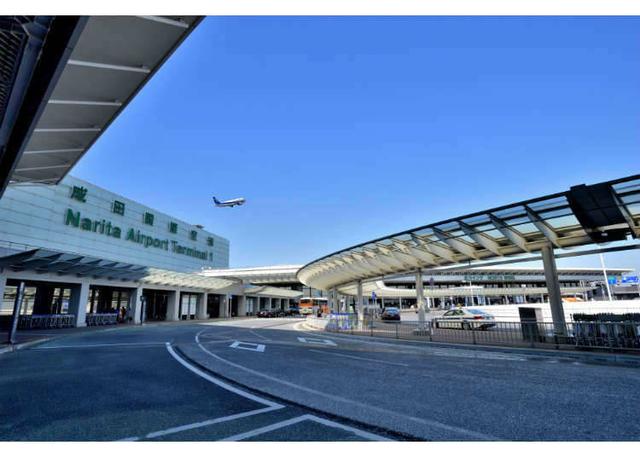 虽然羽田机场离东京市区比较近,但是一般来说,飞成田的机票会比飞