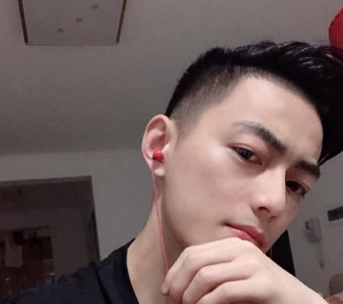 lol:智勋遭受无妄之灾 直播者却遭封
