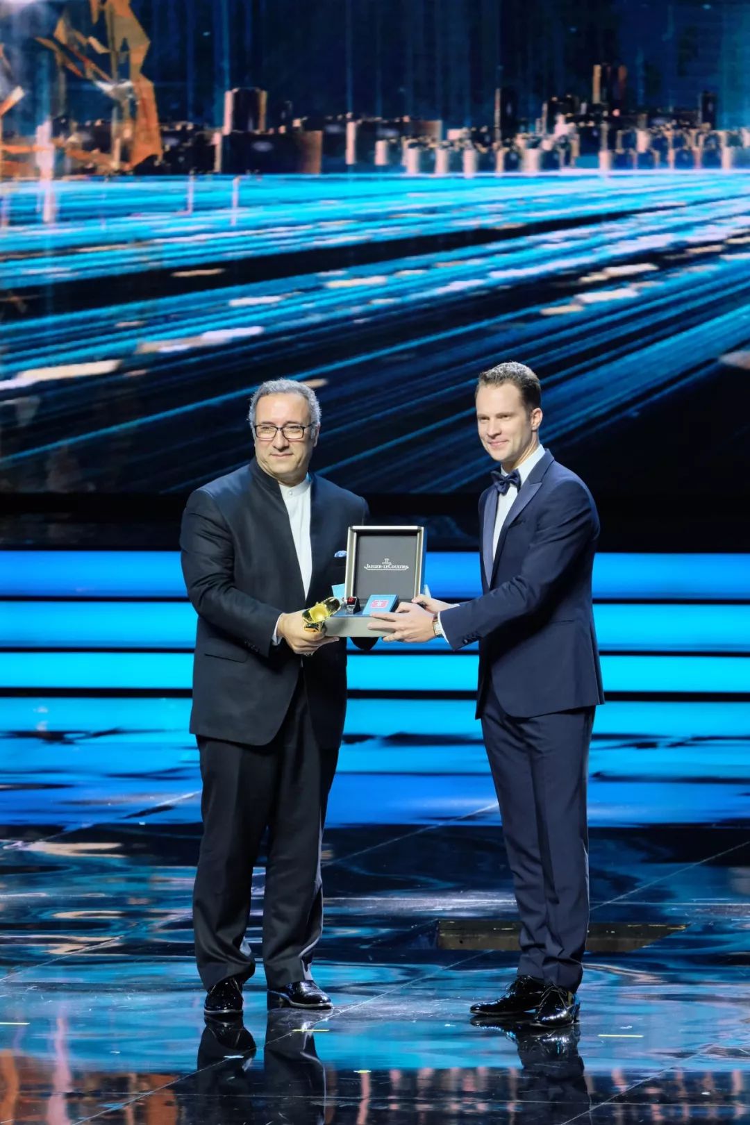 �Ϻ���Ӱ��,���Һͱ�����˫˫Ƶ���Ͼ�