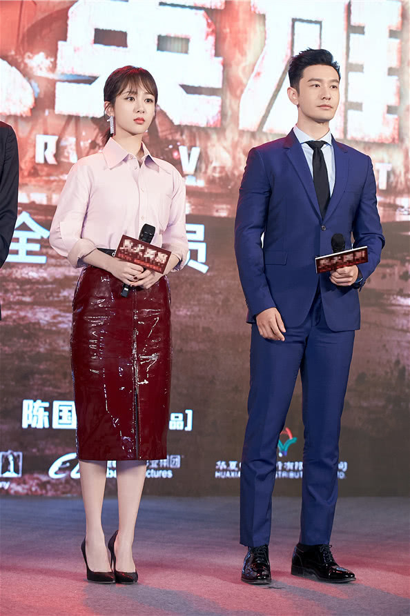 杨紫刘雯撞衫气质截然不同,实力演绎明星和超模的差别 真人赌博斗地主下载