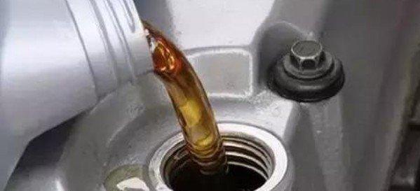 变速器油和变速箱油有区别吗 6cf0c2cf833f43f6bf160102a63ff7dd.jpeg