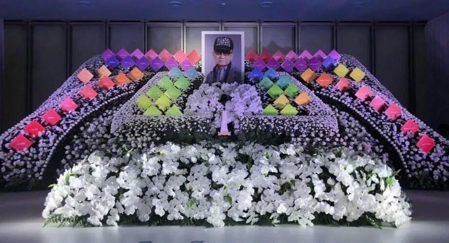梦境中的重逢，十年后的爷爷与家族的告别仪式