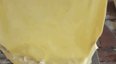 面粉加水为什么会变黄 9b8cfe0695d6458eb4ec7b99cce0e4a0.gif