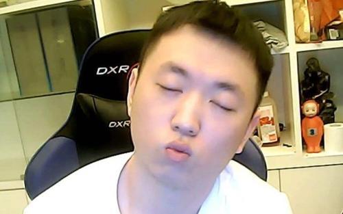 小飞哥直播视频 bd0cf22a68d648718e69a03c9f9e1a7b.jpeg