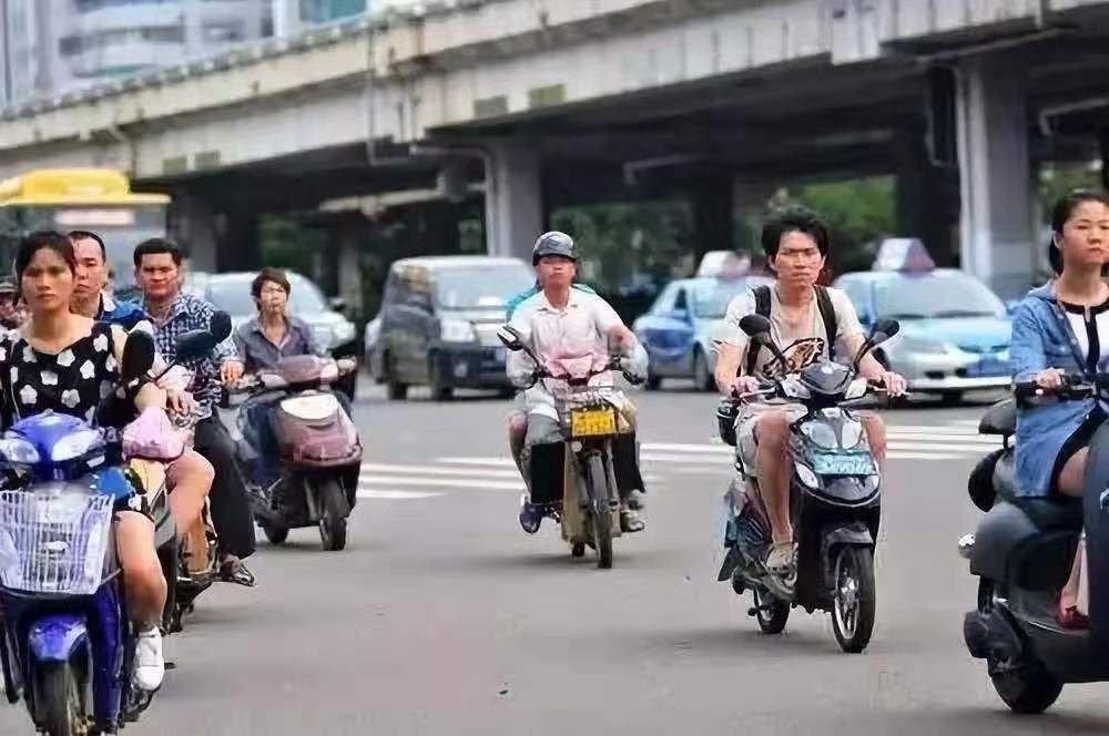 人均电动车_雅迪电动车(2)