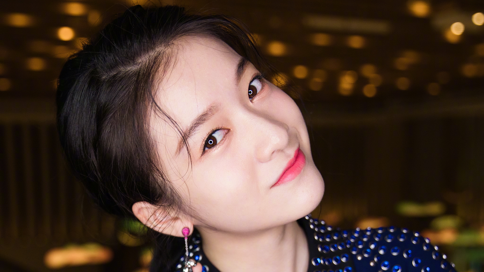 长相清纯 英气十足的女明星--张雪迎